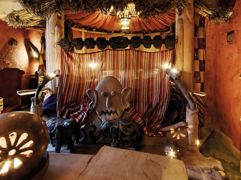 Illustration for article titled This fantasy-themed bed and breakfast lets you sleep inside a Trojan bull